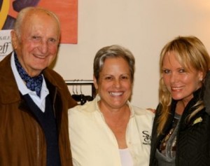 Laura King flanked by November Shop Talk speakers Walter Zettl and Linda Parelli. King will share her insights at ShowChic January 8th at 6:30 PM (JRPR photo)