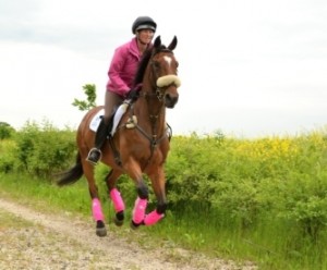 Golly Galoshes are clever waterproof and breathable gaiters, designed to keep your horses’ bandages and boots clean, dry and the horse comfortable, whether you are going cross-country, show-jumping, schooling on the flat or hacking.