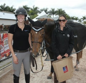 Draper Therapies® Knock Your Socks Off Awards   for FTI WEF 5 CSI5* to Kristy Herrera, Emma Roberts   Wellington, FL (February 14, 2014) - Draper Therapies® went across the map to name its Knock Your Socks Off Award winners for Week 5 of the FTI Winter Equestrian Festival, choosing a new horse owner from the great state of Texas and a Hunter Derby Finals trainer from the Commonwealth of Massachusetts,  to both epitomize how a positive approach works with horses and with riders.