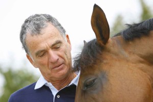Michel Robert offers to riders of every level his 40 years of experience as a horseman, as a coach and as an international competitor.